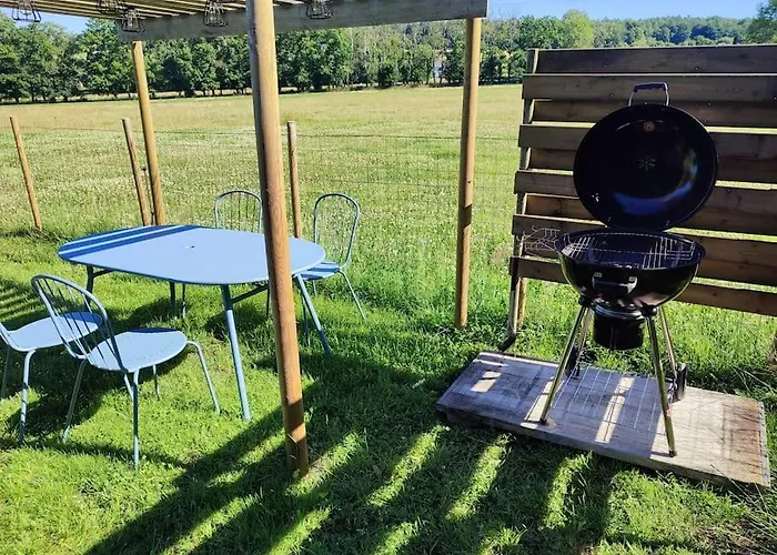 Le Champs Des Lievres *