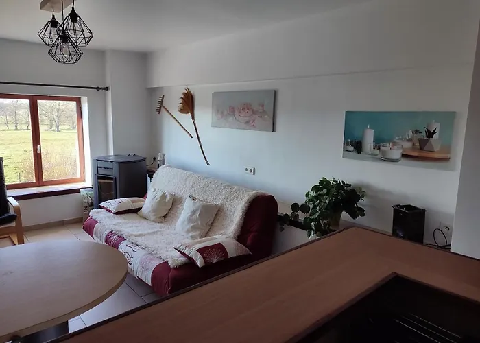 Le Champs Des Lievres Apartment